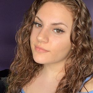 Meet your Posher, Stella